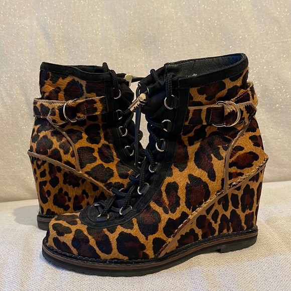 Diane von Furstenberg leopard calf hair wedges. Size 7. - Picture 3 of 8
